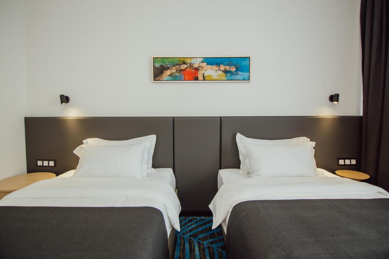 Graphic Hotel Batumi Exterior foto