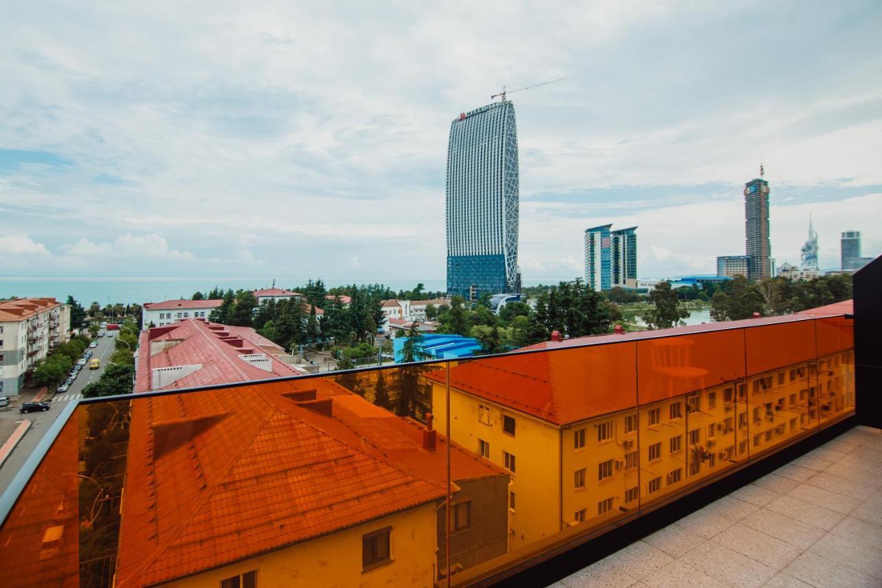 Graphic Hotel Batumi Exterior foto
