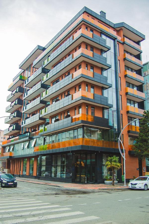 Graphic Hotel Batumi Exterior foto