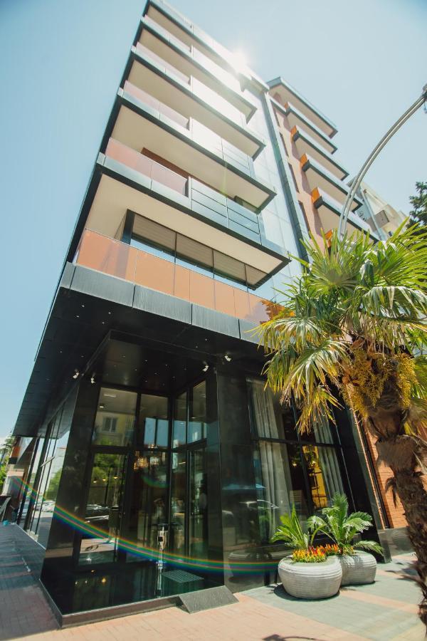 Graphic Hotel Batumi Exterior foto