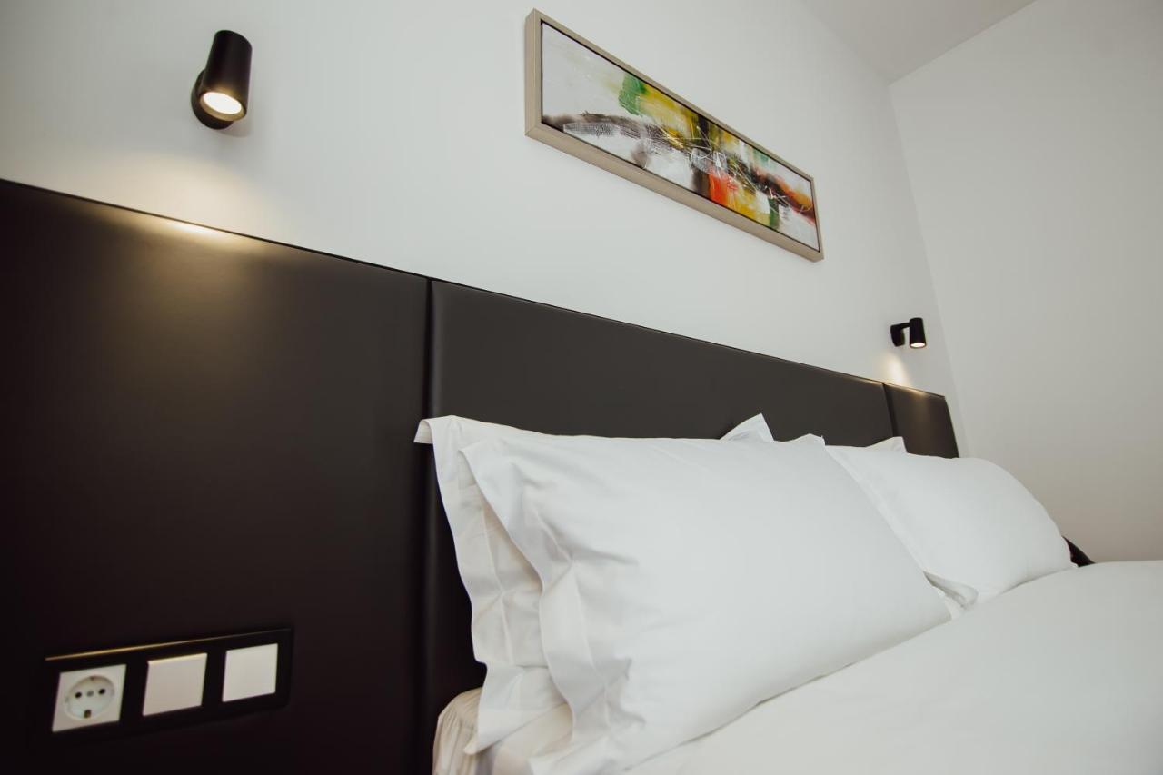 Graphic Hotel Batumi Exterior foto