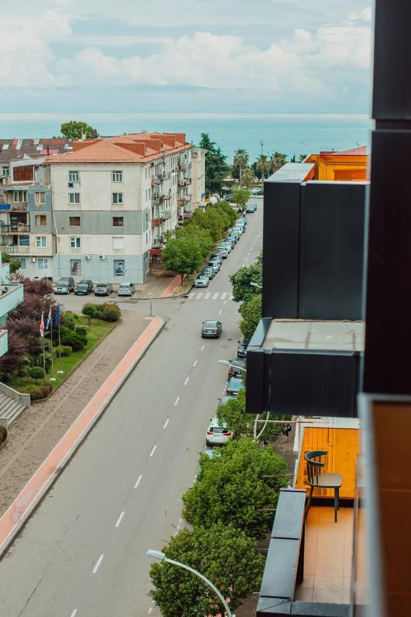 Graphic Hotel Batumi Exterior foto